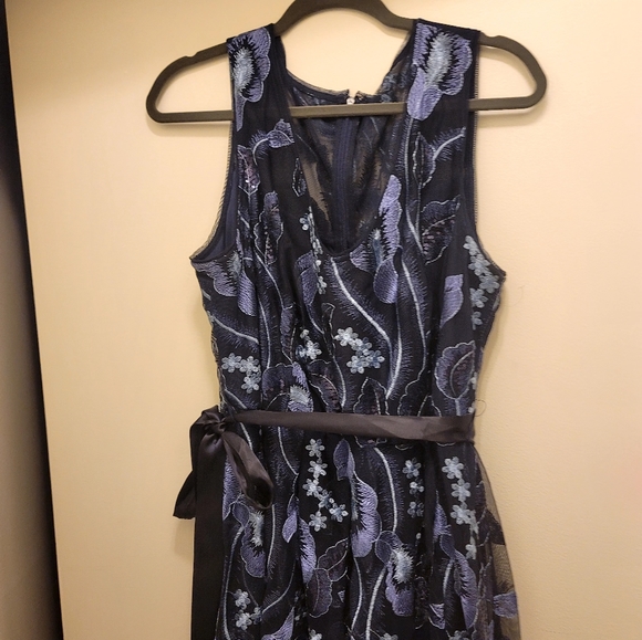 Womens plus size gown - Picture 6 of 11